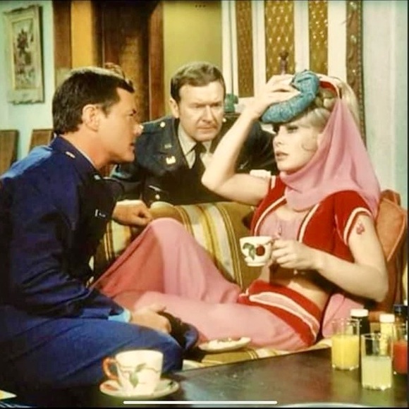 🍎 4 salad plates Franciscan Apple dessert appetizer EUC starters pupus - Picture 2 of 9